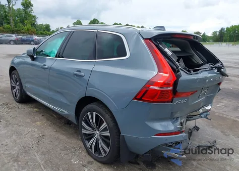 2022 Volvo Xc60 B6 Inscription z USA, uszkodzony, nr VIN YV4062RL6N1954497